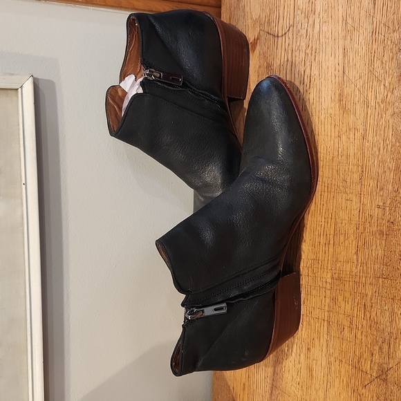SAM Edelman Black Chelsea leather bootie - Picture 6 of 13